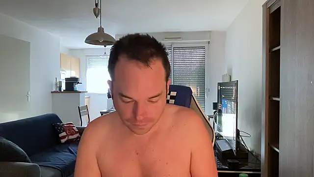 Funnyjul31 online show from February 19, 2025, 10:01 am