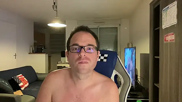 Funnyjul31 online show from March 6, 2025, 6:48 pm