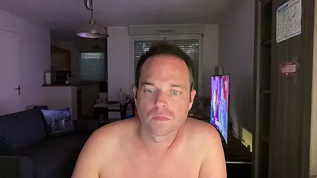 Funnyjul31 online show from September 17, 2025, 5:58 pm