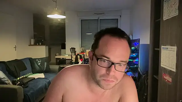 Funnyjul31 online show from December 13, 2025, 7:53 pm