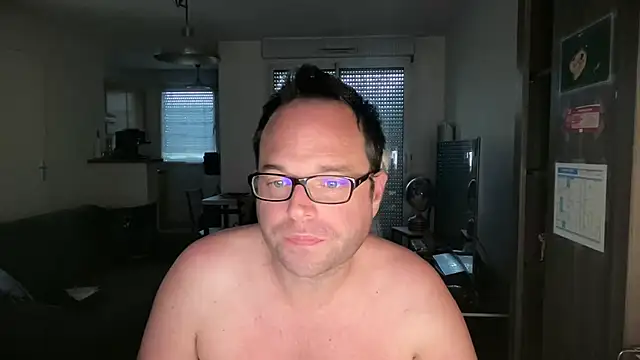 Funnyjul31 online show from March 29, 2026, 1:44 pm