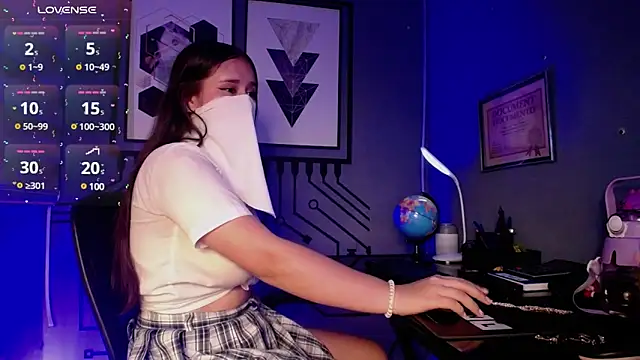 Snapshot of LeilaRasi chatting on February 8, 2025, 1:54 am LeilaRasi online show from February 8, 2025, 1:54 am