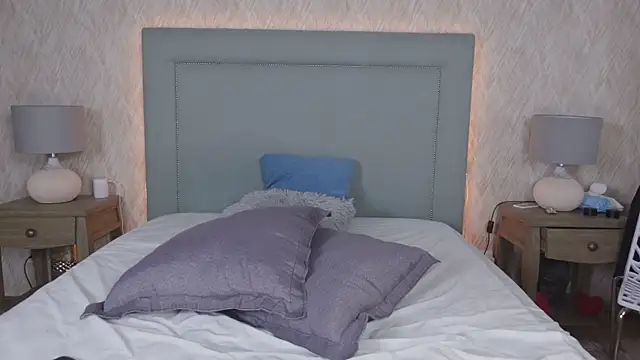 MillaBlis online show from March 3, 2025, 7:17 pm