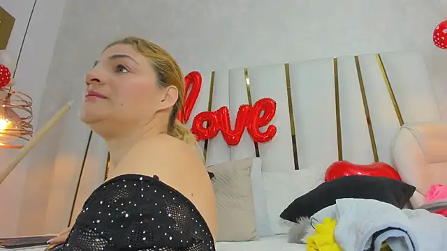 violet gray  online show from February 16, 2026, 10:44 am