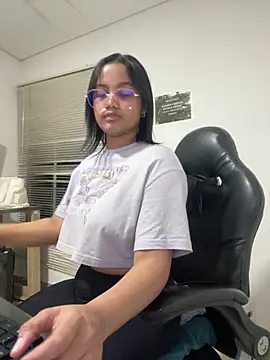 my cam online show from February 12, 2025, 1:52 am