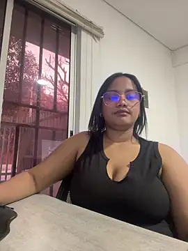 my cam online show from February 26, 2025, 7:05 pm