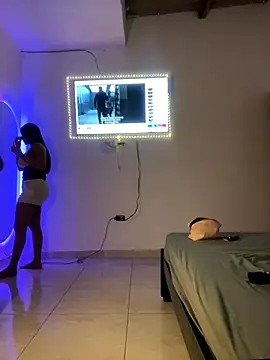 my cam online show from October 25, 2025, 7:08 pm