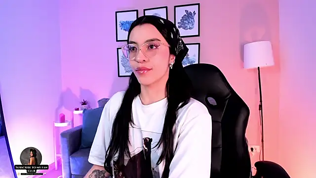 Snapshot of nina__dixon chatting on September 13, 2025, 8:08 pm nina dixon online show from September 13, 2025, 8:08 pm