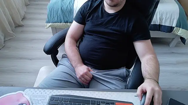 Snapshot of alexx0904 chatting on October 4, 2025, 12:25 pm alexx0904 online show from October 4, 2025, 12:25 pm