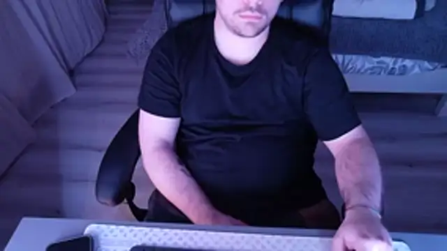 Snapshot of alexx0904 chatting on April 3, 2026, 7:45 pm alexx0904 online show from April 3, 2026, 7:45 pm