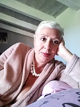 divinaerotica online show from April 6, 2026, 3:13 pm