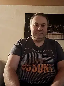 Snapshot of Pourleplasirs chatting on February 15, 2025, 1:31 am Pourleplasirs online show from February 15, 2025, 1:31 am