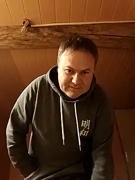 Snapshot of Pourleplasirs chatting on March 7, 2025, 9:06 pm Pourleplasirs online show from March 7, 2025, 9:06 pm