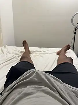 jhonnes  online show from February 25, 2025, 4:14 am