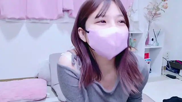 RUKA o0 0o  online show from February 6, 2025, 4:47 pm