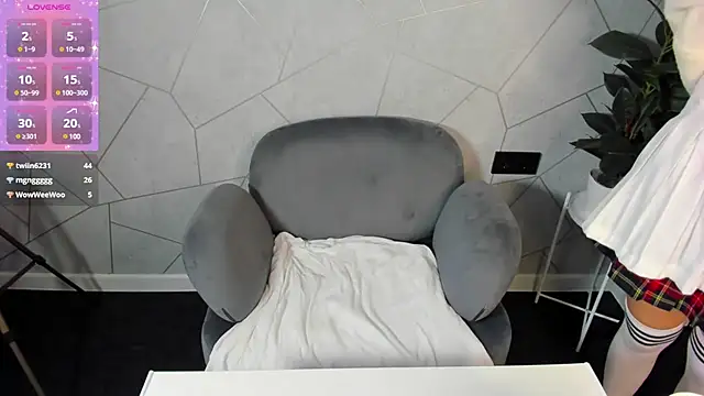 Snapshot of Alisa_Suun chatting on February 2, 2025, 9:40 am Alisa Suun online show from February 2, 2025, 9:40 am