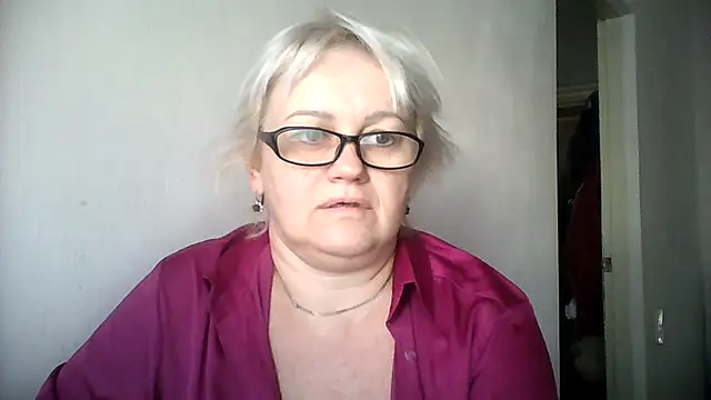 Mayya4321 online show from September 18, 2025, 10:17 am