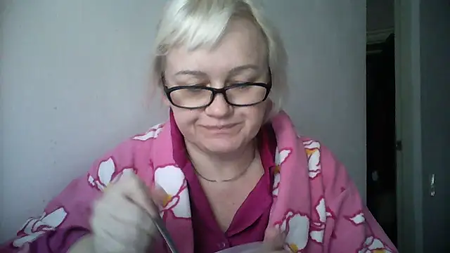 Mayya4321 online show from November 9, 2025, 8:56 am