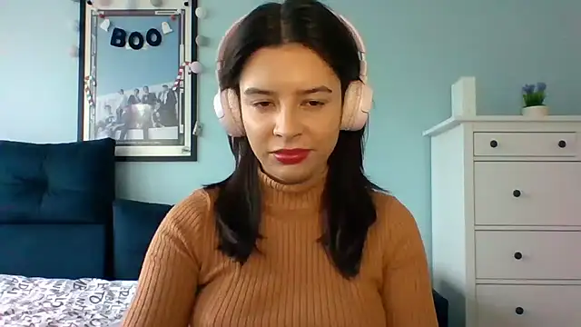 LariceSexy online show from November 12, 2025, 1:33 pm