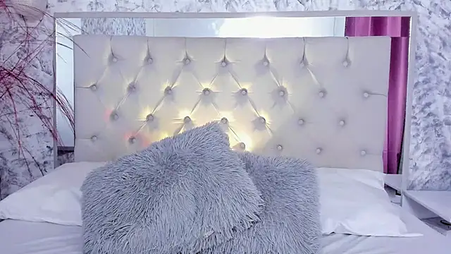 Ariana greenblat online show from September 11, 2025, 4:18 pm