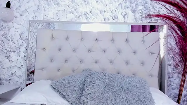 Ariana greenblat online show from September 29, 2025, 4:23 pm