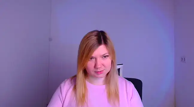 Snapshot of Lola_moree chatting on February 10, 2025, 12:29 pm Lola moree online show from February 10, 2025, 12:29 pm