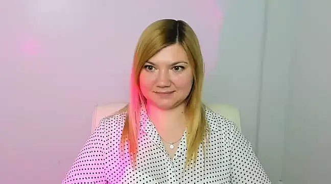 Snapshot of Lola_moree chatting on March 14, 2025, 6:29 pm Lola moree online show from March 14, 2025, 6:29 pm