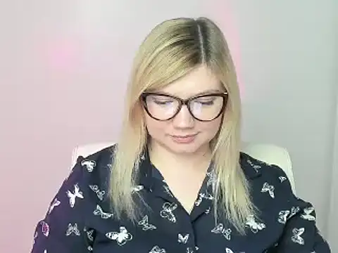 Lola moree online show from November 4, 2025, 12:59 pm