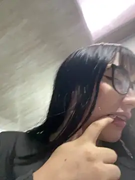 Melody rousse  online show from March 7, 2025, 7:38 pm