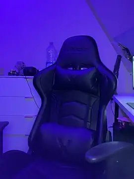 Snapshot of lucas_kazimm chatting on February 27, 2025, 8:09 pm lucas kazimm online show from February 27, 2025, 8:09 pm