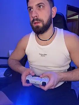 Snapshot of lucas_kazimm chatting on March 15, 2025, 10:11 pm lucas kazimm online show from March 15, 2025, 10:11 pm