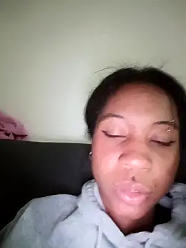 Snapshot of Zaira_Rose_ chatting on October 31, 2025, 3:29 am Zaira Rose online show from October 31, 2025, 3:29 am