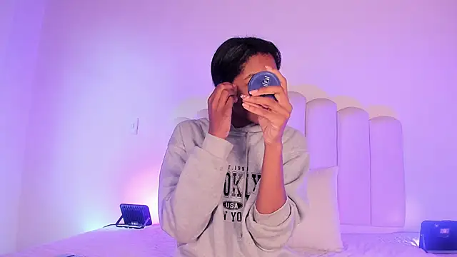 Snapshot of Zaira_Rose_ chatting on November 12, 2025, 1:11 pm Zaira Rose online show from November 12, 2025, 1:11 pm