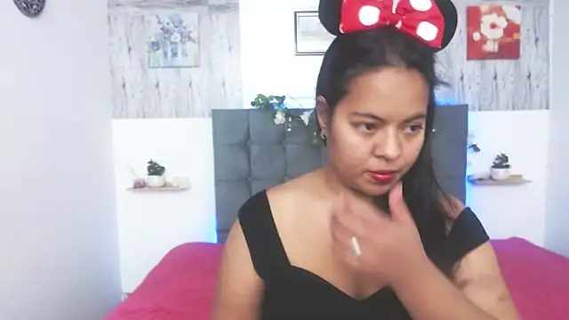 Snapshot of catalina_vergara chatting on February 1, 2025, 12:37 pm catalina vergara online show from February 1, 2025, 12:37 pm