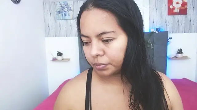 Snapshot of catalina_vergara chatting on February 8, 2025, 12:39 pm catalina vergara online show from February 8, 2025, 12:39 pm