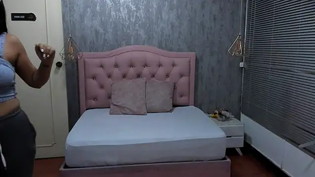 Hadley  online show from February 19, 2025, 3:50 am