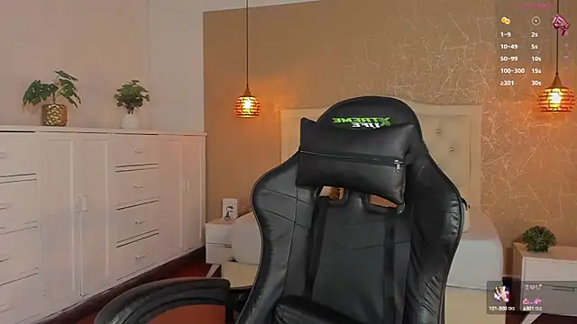 Hadley  online show from October 12, 2025, 2:21 am