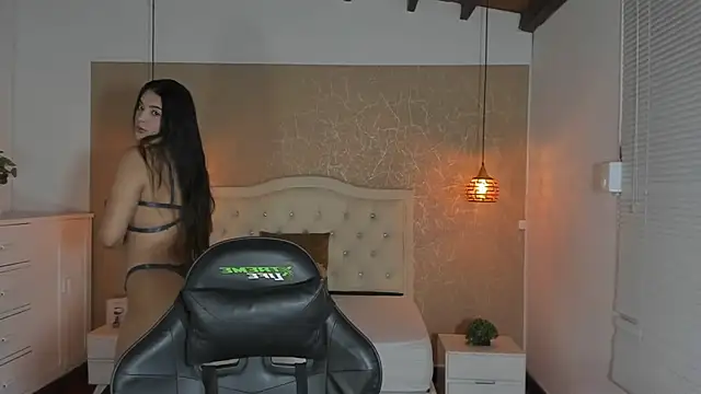 Hadley  online show from October 21, 2025, 2:23 am