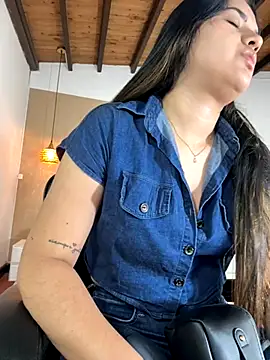 Hadley  online show from November 20, 2025, 2:56 am