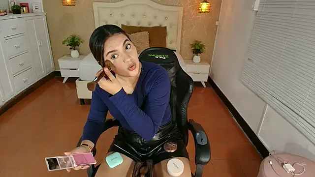 Hadley  online show from April 12, 2026, 2:05 am