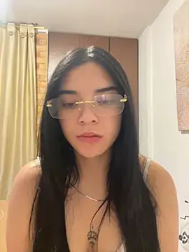 eileensophi online show from October 24, 2025, 2:52 am