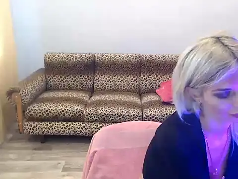 SexyBeatriice online show from November 6, 2025, 7:20 am