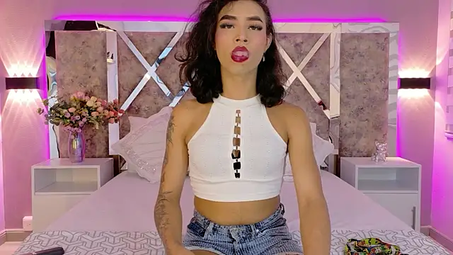 AliDiaz  online show from November 23, 2025, 7:13 pm