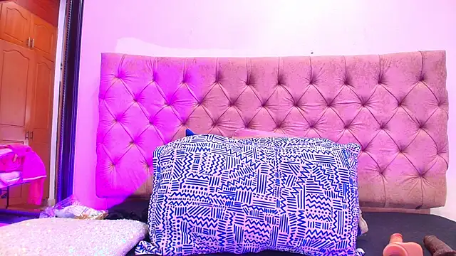 sharlott miller online show from February 3, 2025, 12:14 pm