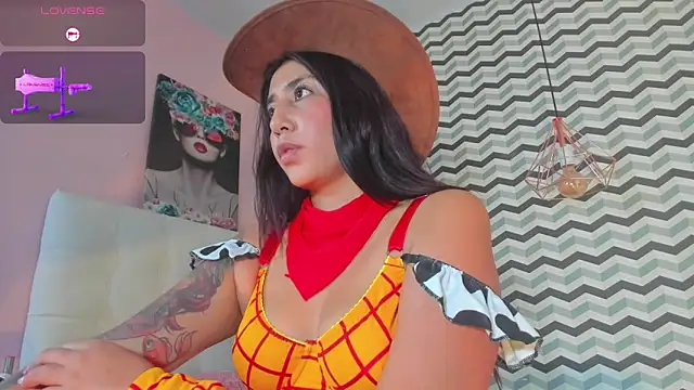 CALANTHELOVE1 online show from March 17, 2025, 3:14 am