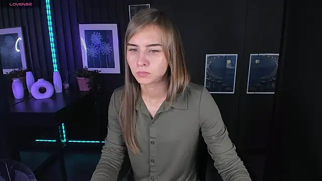 CharmBianca online show from February 8, 2025, 9:56 am