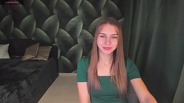 CharmBianca online show from March 13, 2025, 7:50 pm