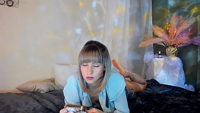 CharmBianca online show from October 26, 2025, 11:38 am