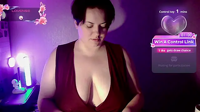 Snapshot of BlackkkVelvet chatting on February 17, 2026, 11:44 pm BlackkkVelvet online show from February 17, 2026, 11:44 pm