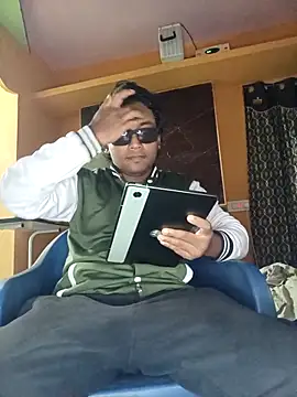 bigcock thick online show from February 5, 2026, 4:33 pm